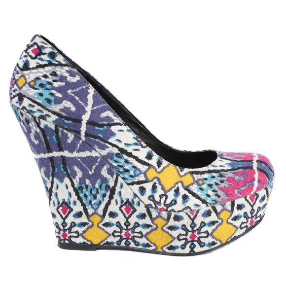 STEVE MADDEN Colorful Ikat Tribal Pattern Rounded Toe Platfrom Wedges Size 8.5 - Picture 3 of 10
